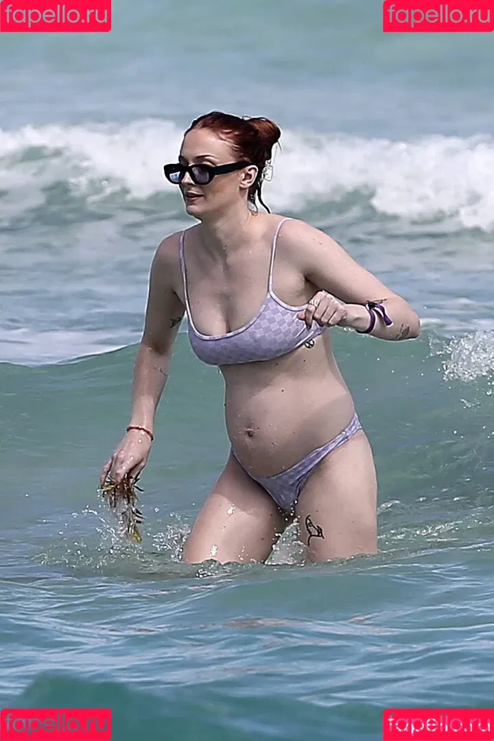 Sophie Turner / sexysophieturner / sophiet Onlyfans Photo Gallery 