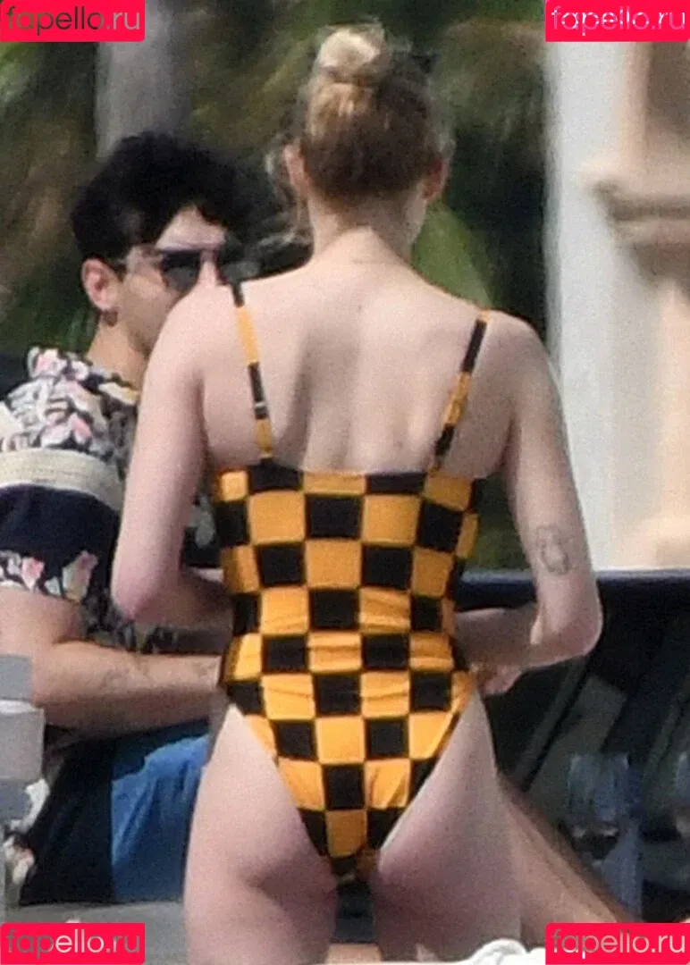 Sophie Turner / sexysophieturner / sophiet Onlyfans Photo Gallery 
