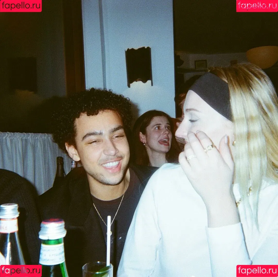 Sophie Turner / sexysophieturner / sophiet Onlyfans Photo Gallery 