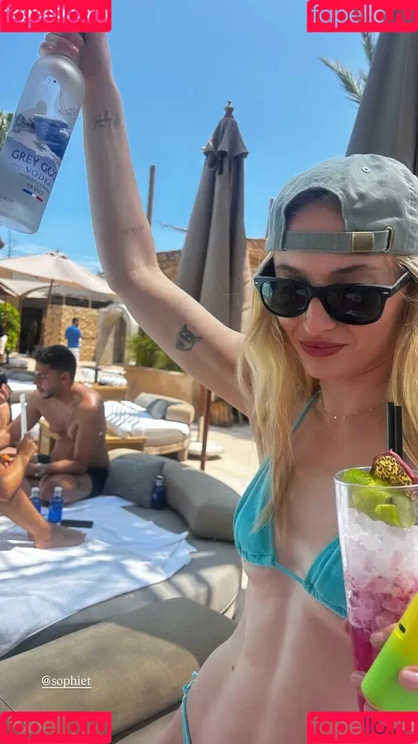 Sophie Turner / sexysophieturner / sophiet Onlyfans Photo Gallery 