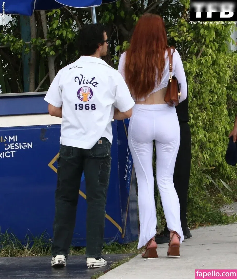 Sophie Turner / sexysophieturner / sophiet Onlyfans Photo Gallery 