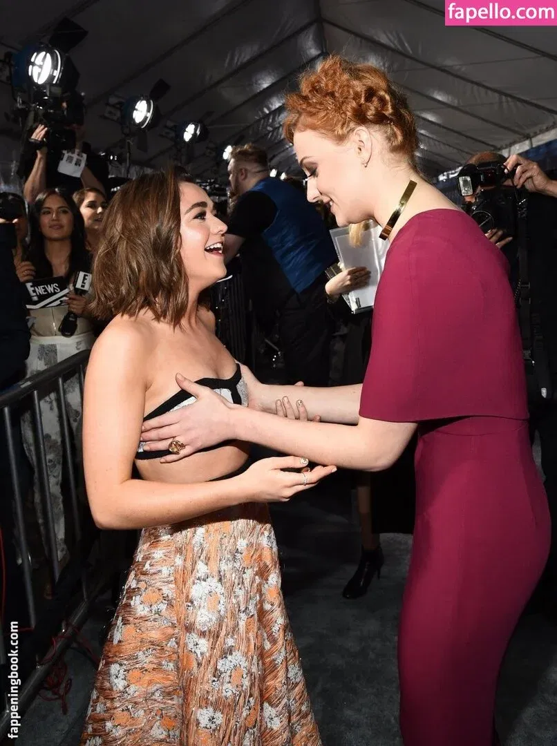 Sophie Turner / sexysophieturner / sophiet Onlyfans Photo Gallery 