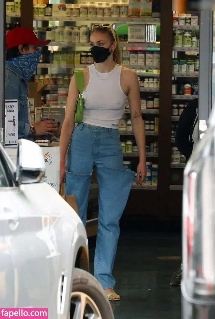 Sophie Turner / sexysophieturner / sophiet Onlyfans Photo Gallery 