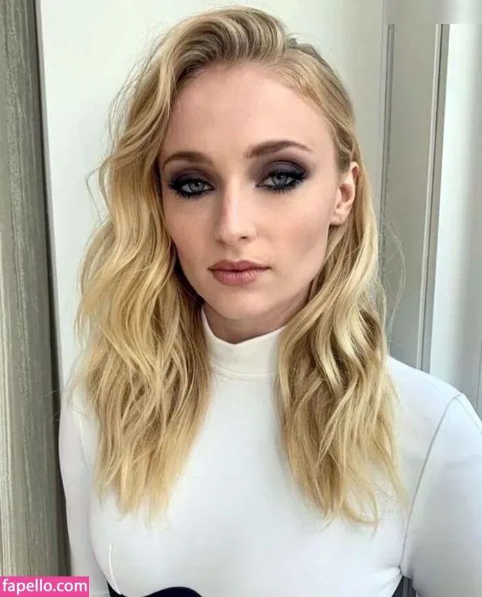 Sophie Turner / sexysophieturner / sophiet Onlyfans Photo Gallery 