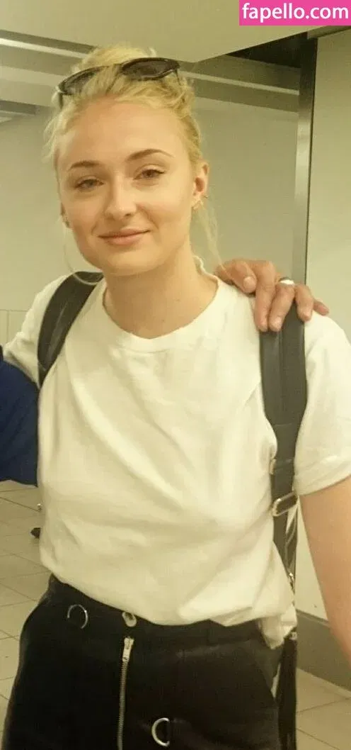 Sophie Turner / sexysophieturner / sophiet Onlyfans Photo Gallery 