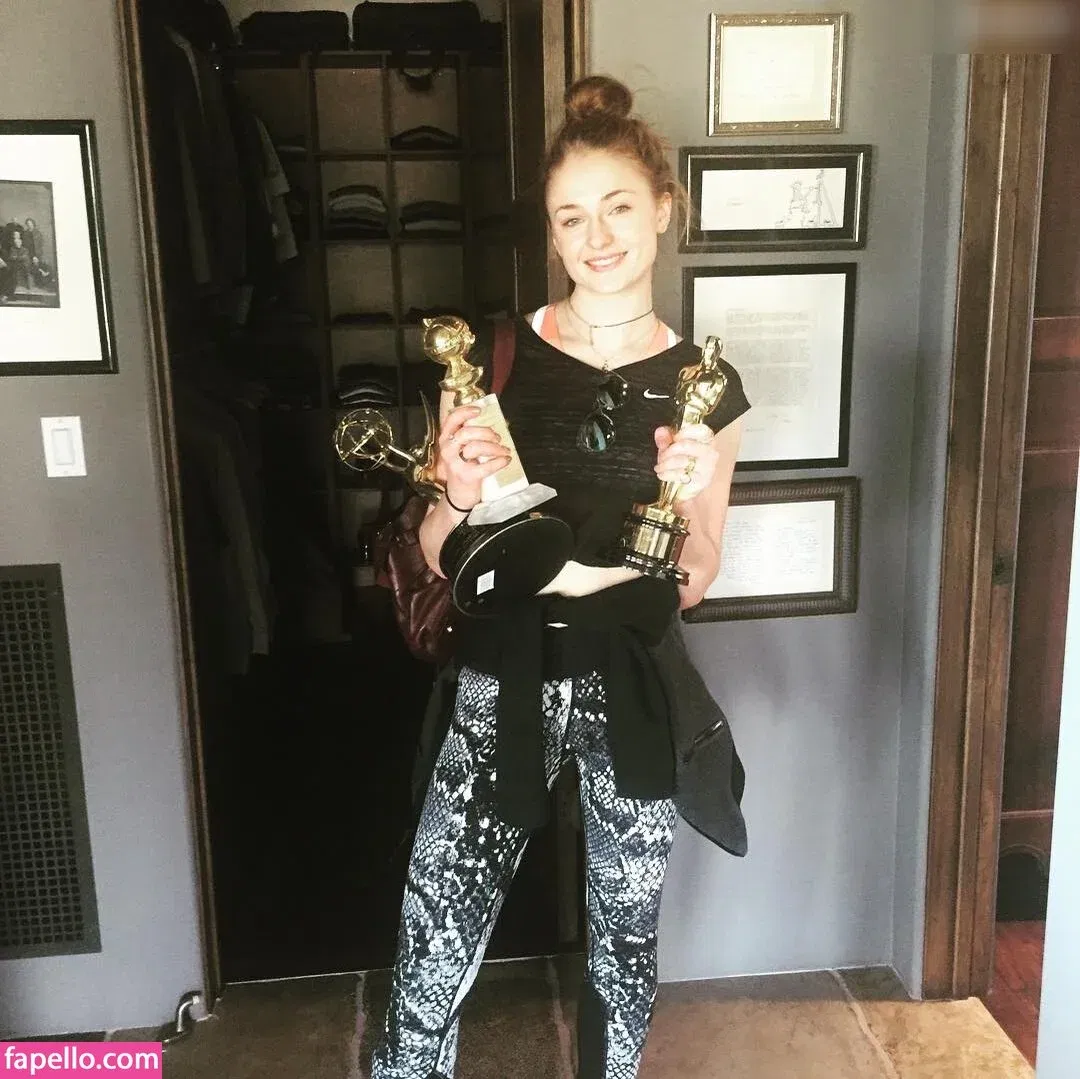 Sophie Turner / sexysophieturner / sophiet Onlyfans Photo Gallery 