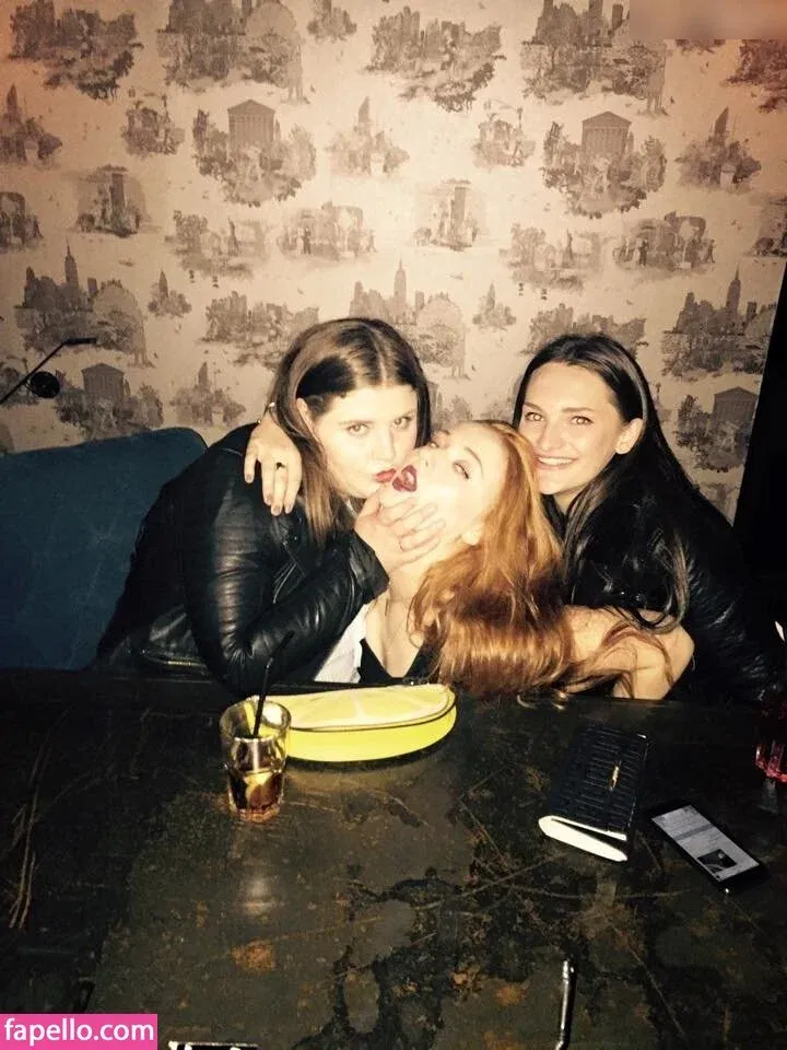 Sophie Turner / sexysophieturner / sophiet Onlyfans Photo Gallery 