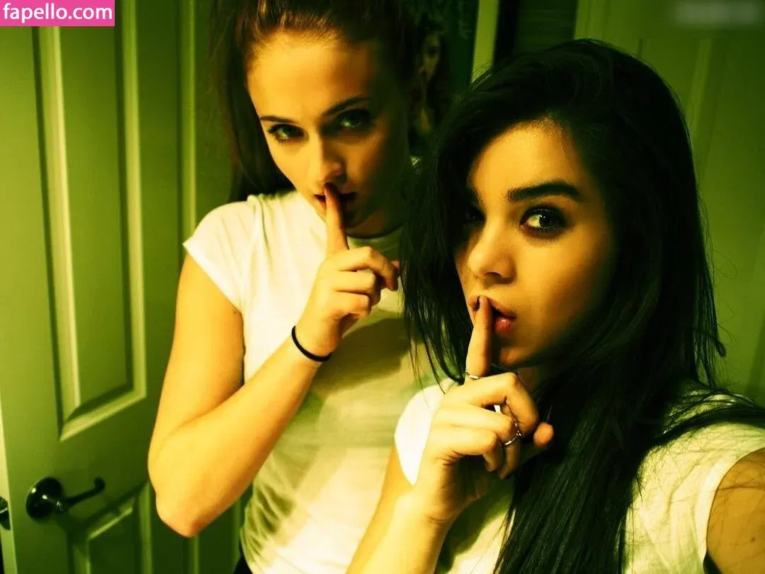 Sophie Turner / sexysophieturner / sophiet Onlyfans Photo Gallery 