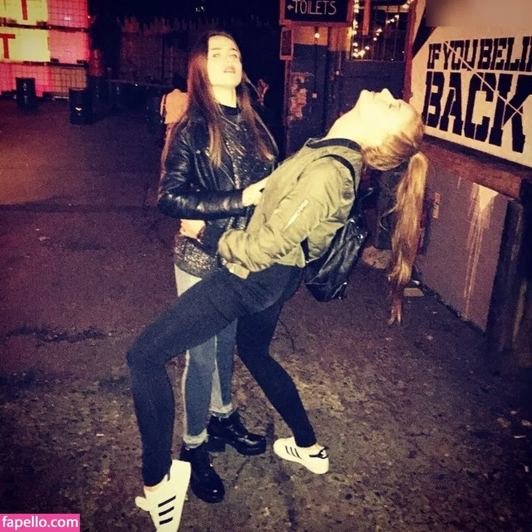 Sophie Turner / sexysophieturner / sophiet Onlyfans Photo Gallery 