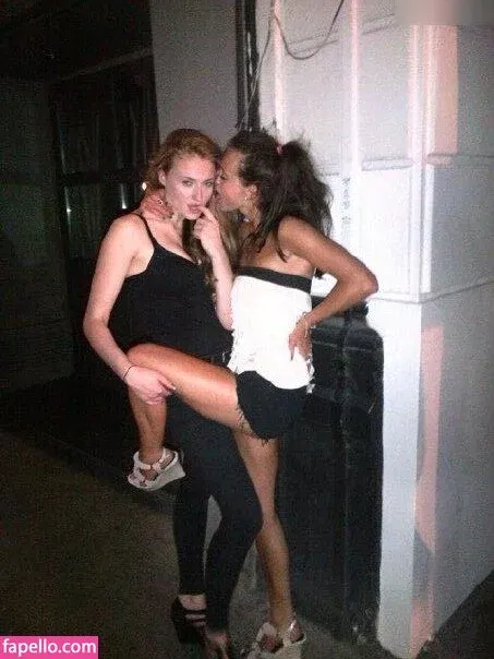 Sophie Turner / sexysophieturner / sophiet Onlyfans Photo Gallery 