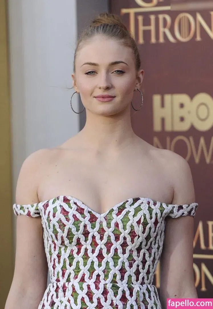 Sophie Turner / sexysophieturner / sophiet Onlyfans Photo Gallery 
