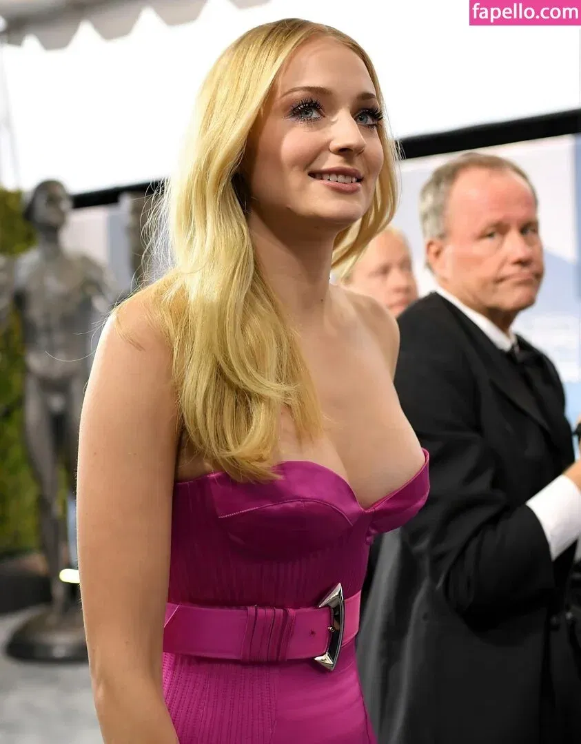 Sophie Turner / sexysophieturner / sophiet Onlyfans Photo Gallery 