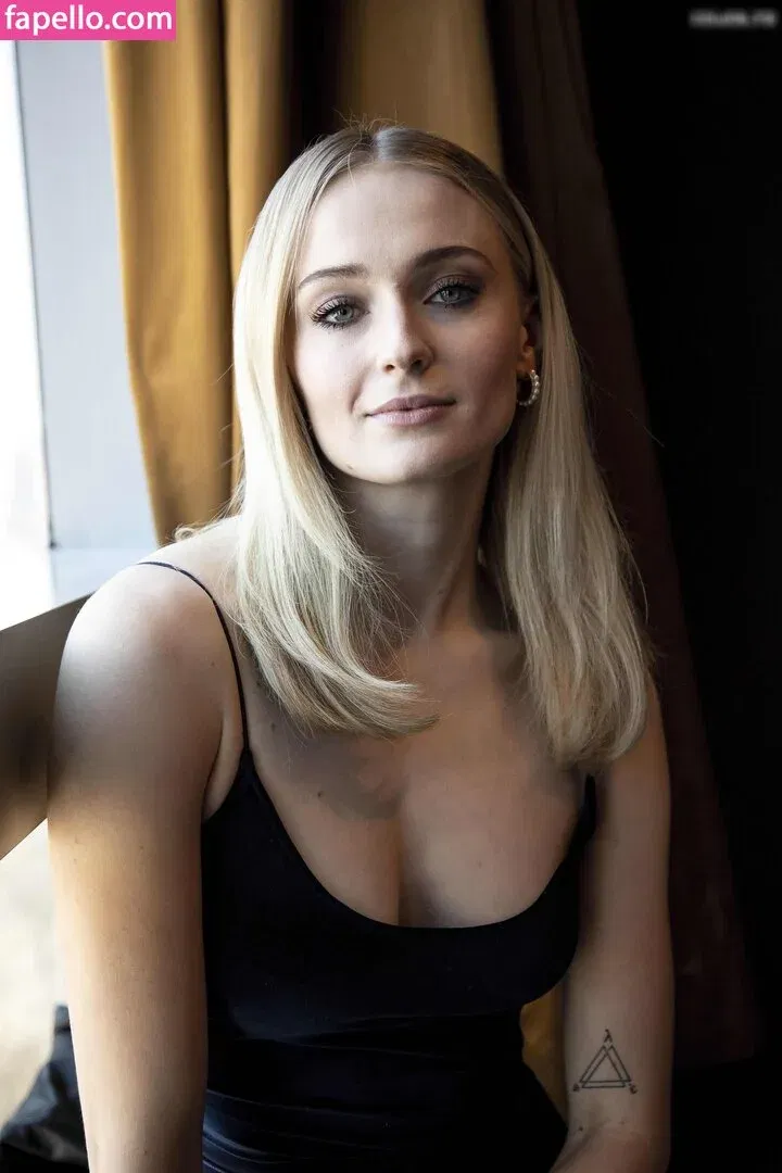 Sophie Turner / sexysophieturner / sophiet Onlyfans Photo Gallery 