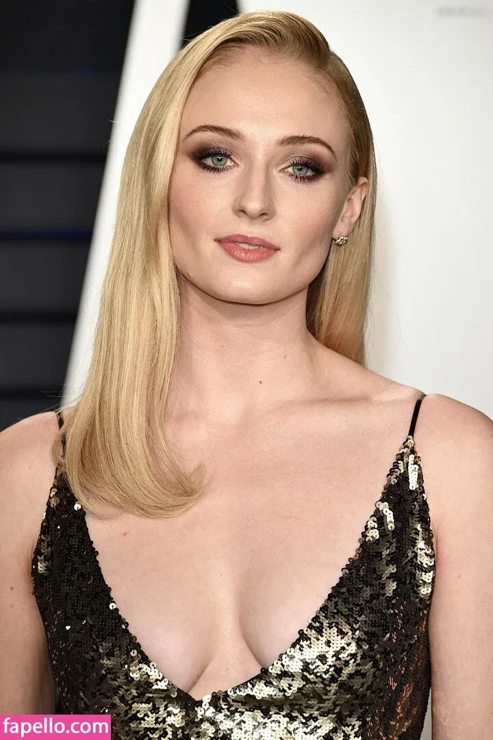 Sophie Turner / sexysophieturner / sophiet Onlyfans Photo Gallery 