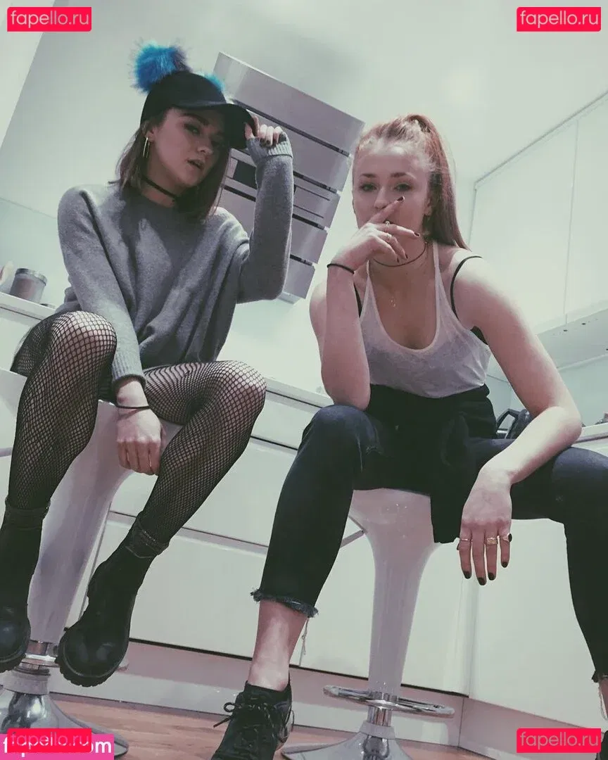 Sophie Turner / sexysophieturner / sophiet Onlyfans Photo Gallery 