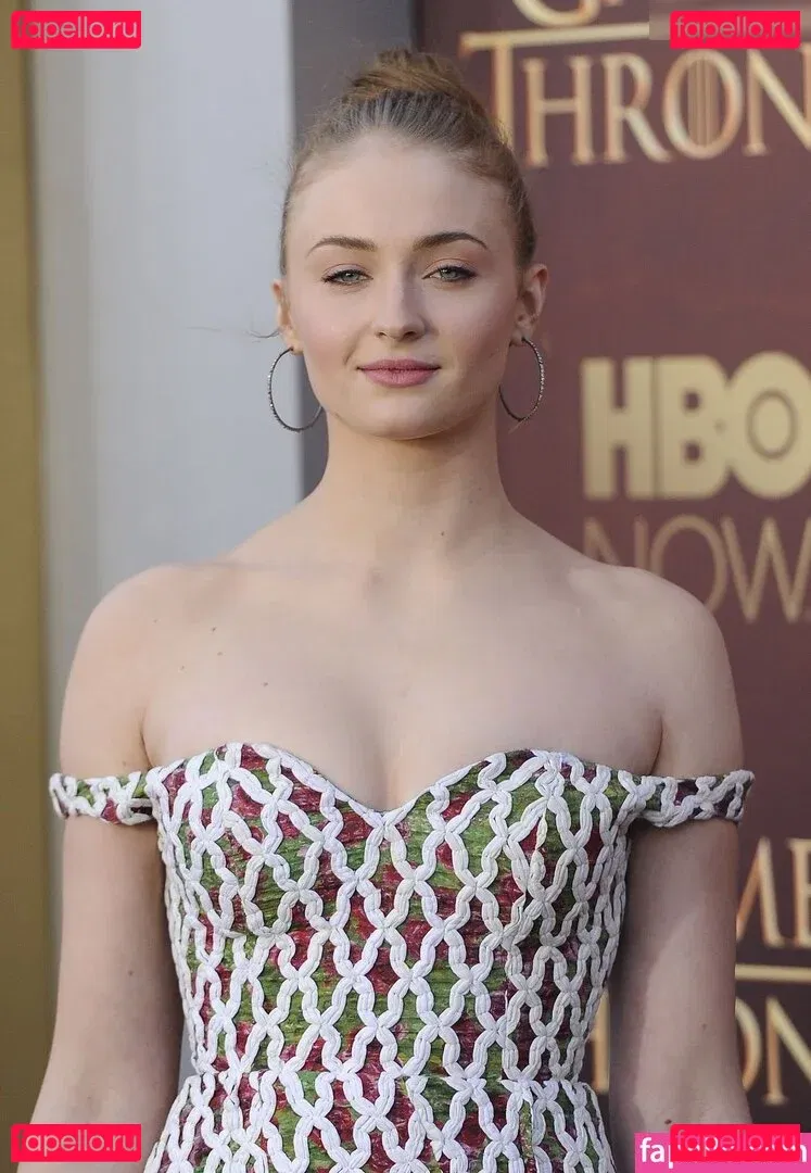 Sophie Turner / sexysophieturner / sophiet Onlyfans Photo Gallery 