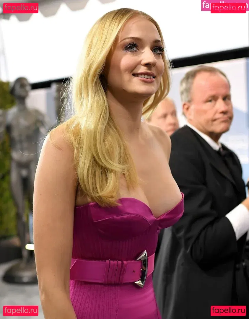 Sophie Turner / sexysophieturner / sophiet Onlyfans Photo Gallery 