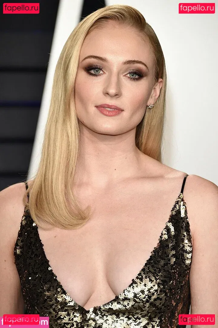 Sophie Turner / sexysophieturner / sophiet Onlyfans Photo Gallery 