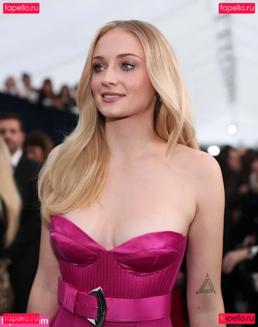 Sophie Turner / sexysophieturner / sophiet Onlyfans Photo Gallery 