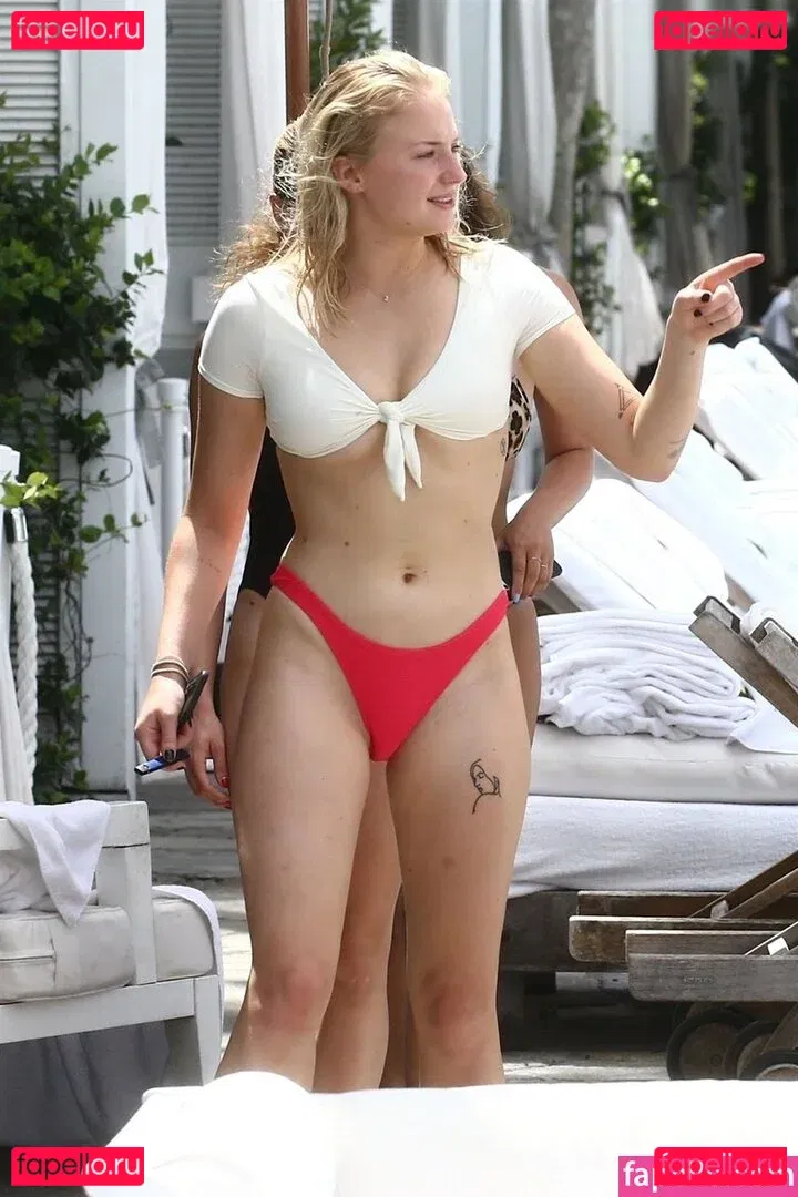 Sophie Turner / sexysophieturner / sophiet Onlyfans Photo Gallery 