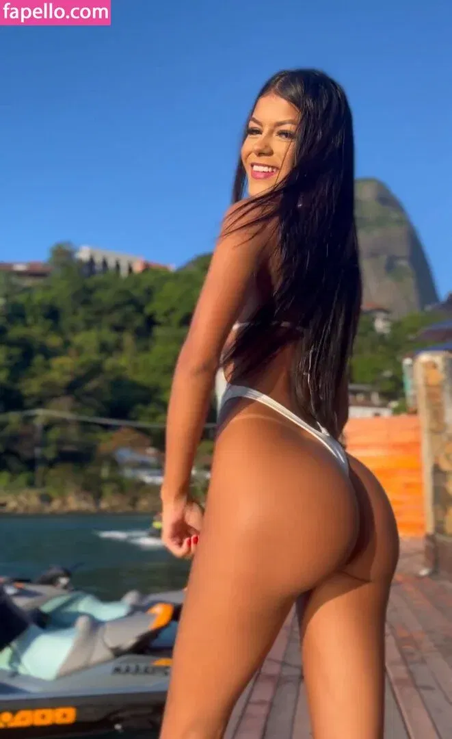 Victoria Maciel / batsgal / victoria_maciel_ Onlyfans Photo Gallery 