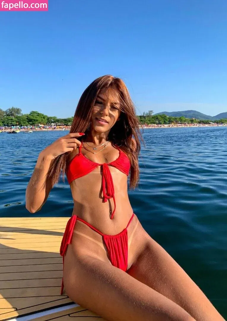 Victoria Maciel / batsgal / victoria_maciel_ Onlyfans Photo Gallery 