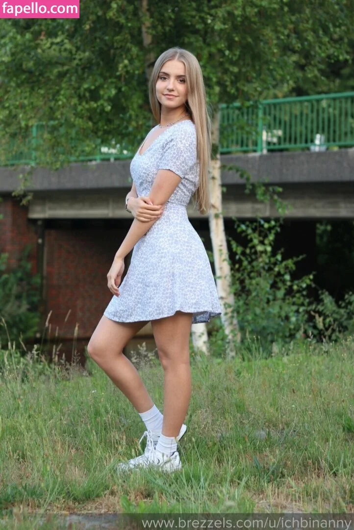 ichbinanny / shainny_1 Onlyfans Photo Gallery 