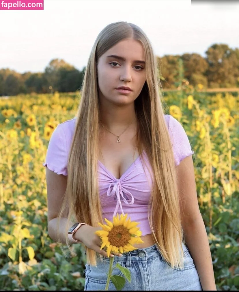 ichbinanny / shainny_1 Onlyfans Photo Gallery 