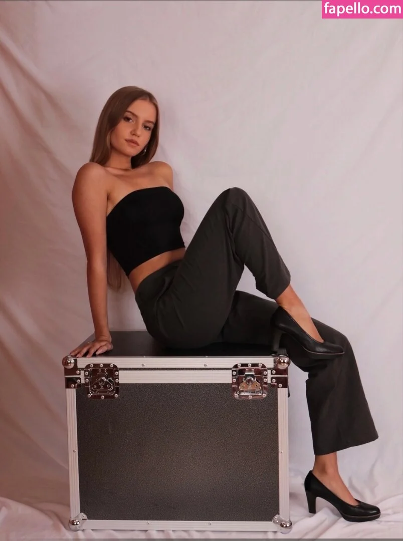 ichbinanny / shainny_1 Onlyfans Photo Gallery 