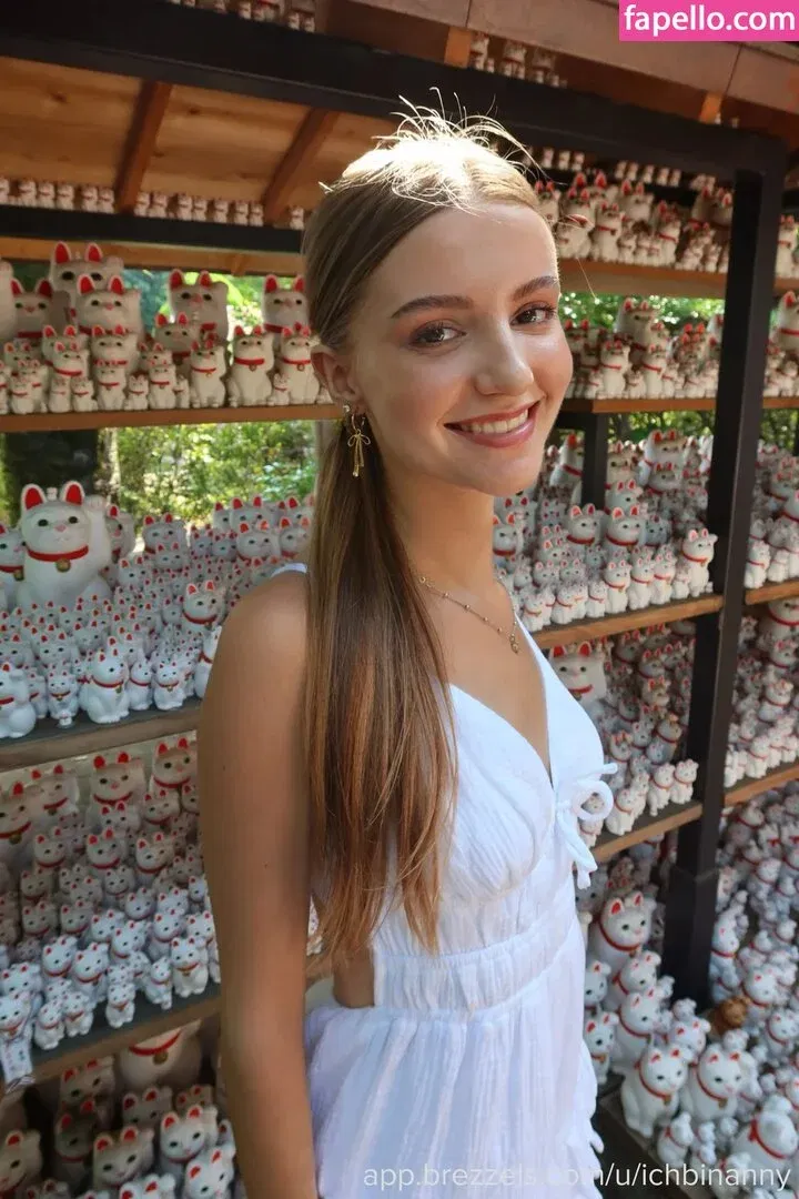 ichbinanny / shainny_1 Onlyfans Photo Gallery 