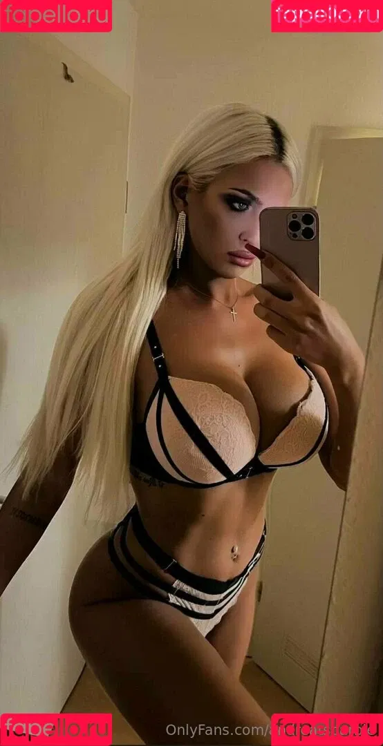 andreabarbiiee / andreatsbarbie Onlyfans Photo Gallery 