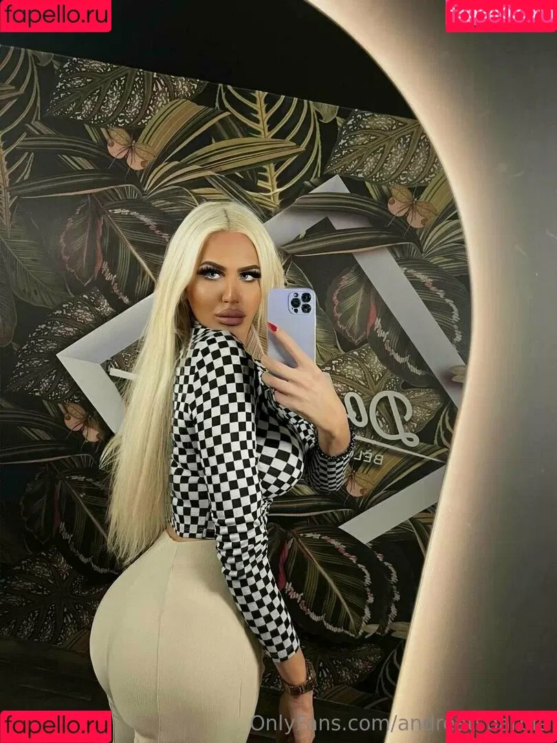 andreabarbiiee / andreatsbarbie Onlyfans Photo Gallery 