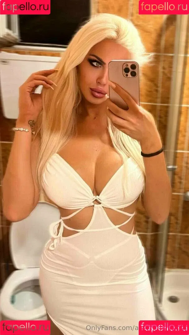andreabarbiiee / andreatsbarbie Onlyfans Photo Gallery 
