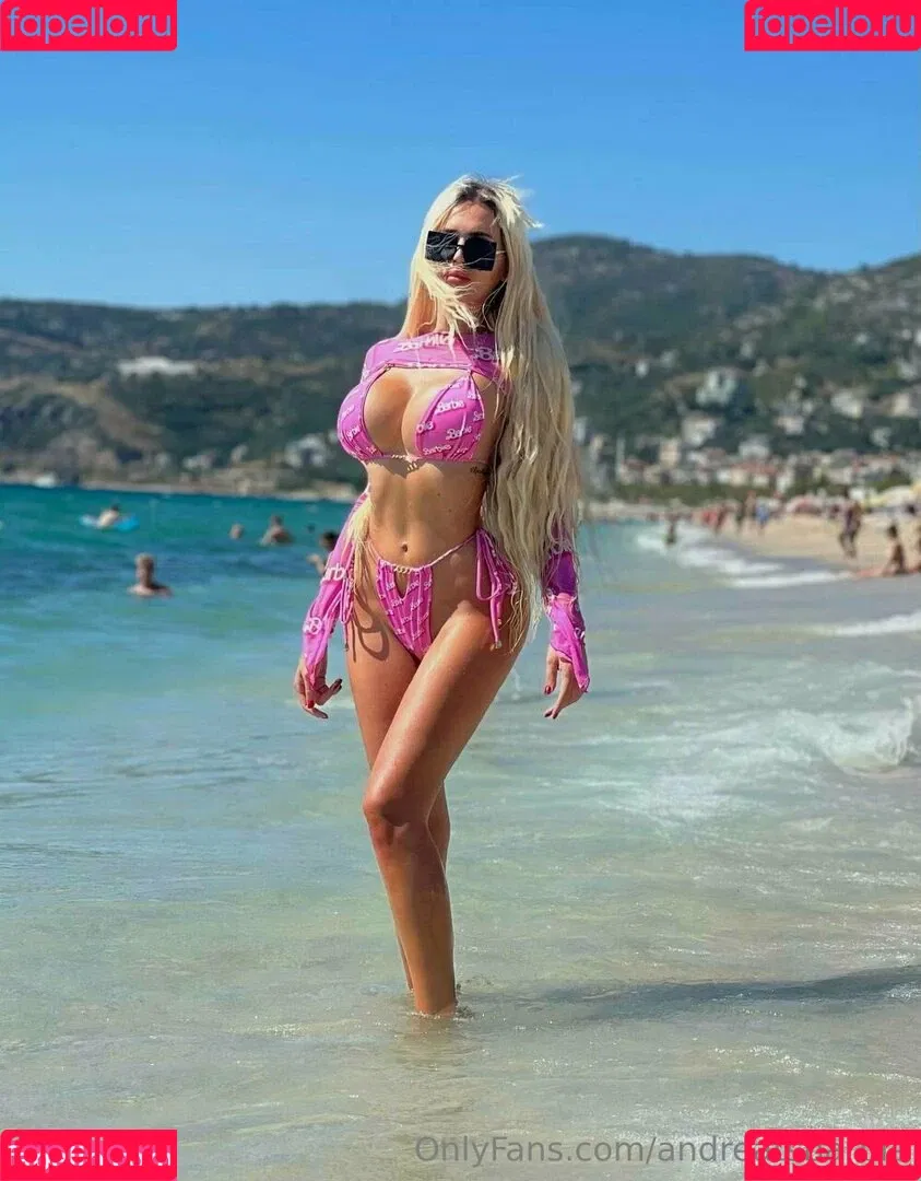 andreabarbiiee / andreatsbarbie Onlyfans Photo Gallery 