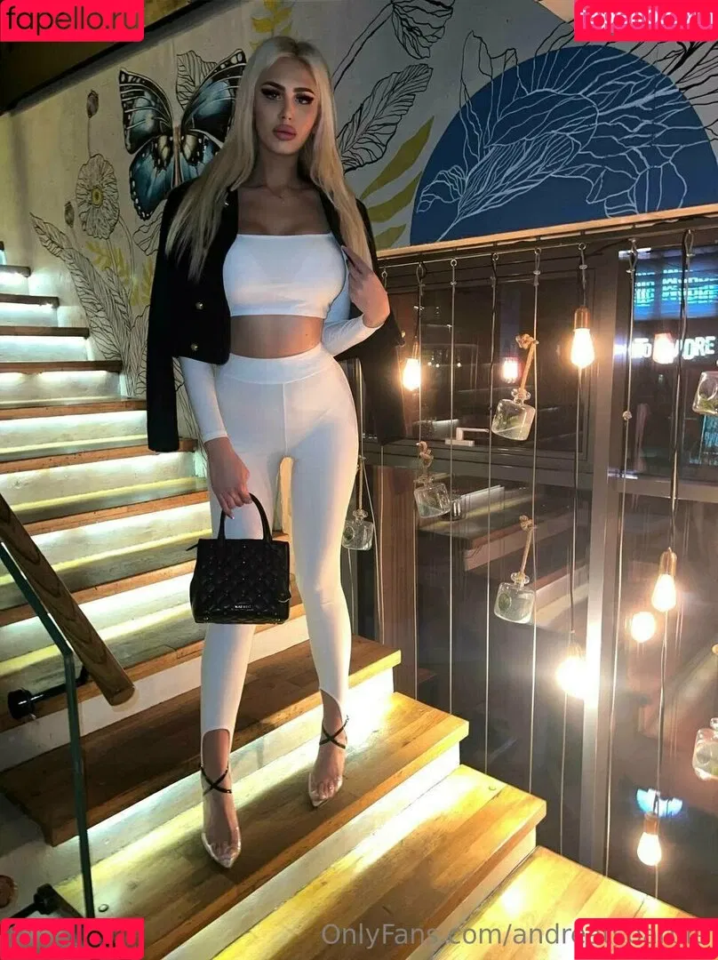 andreabarbiiee / andreatsbarbie Onlyfans Photo Gallery 