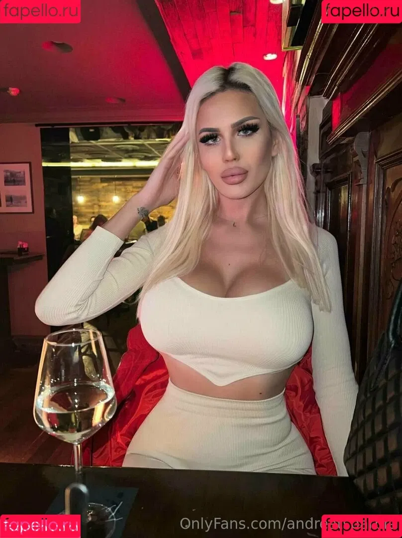 andreabarbiiee / andreatsbarbie Onlyfans Photo Gallery 
