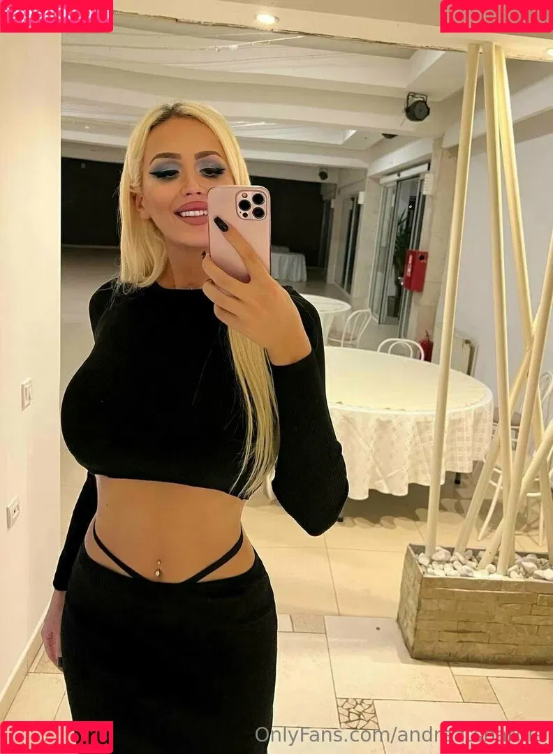 andreabarbiiee / andreatsbarbie Onlyfans Photo Gallery 