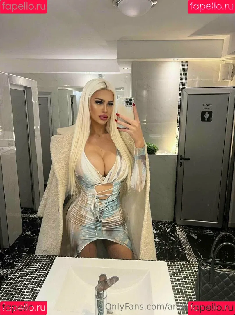 andreabarbiiee / andreatsbarbie Onlyfans Photo Gallery 