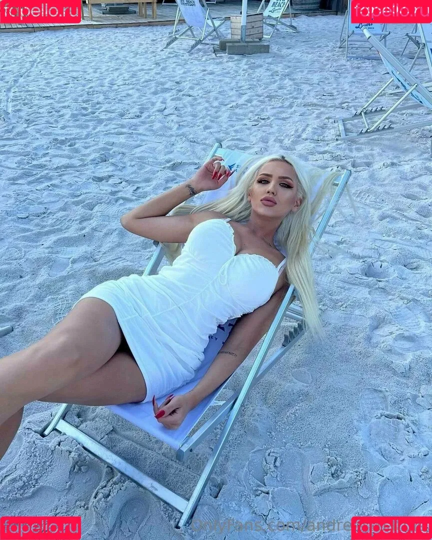 andreabarbiiee / andreatsbarbie Onlyfans Photo Gallery 