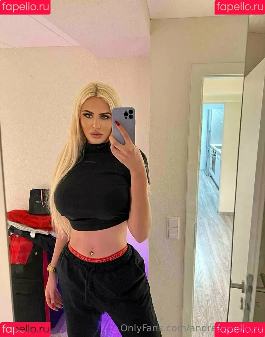 andreabarbiiee / andreatsbarbie Onlyfans Photo Gallery 