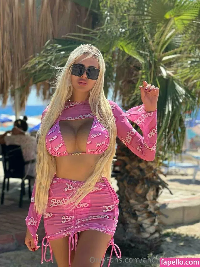 andreabarbiiee / andreatsbarbie Onlyfans Photo Gallery 