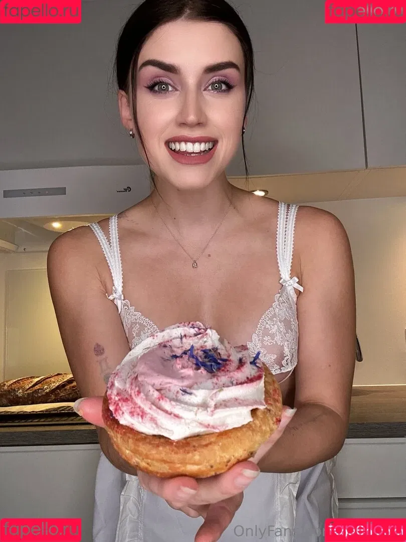 Adeline Frost / adelinefrost / frostadeline Onlyfans Photo Gallery 