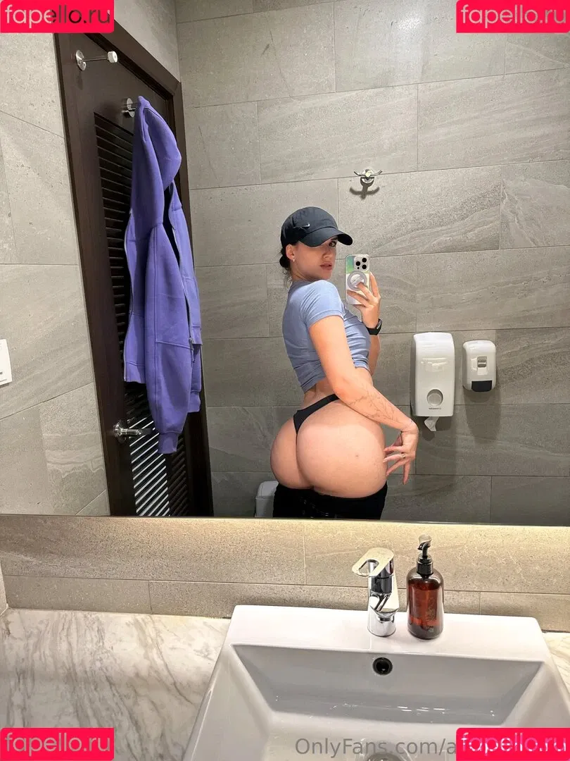 Adeline Frost / adelinefrost / frostadeline Onlyfans Photo Gallery 