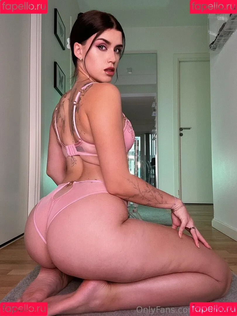 Adeline Frost / adelinefrost / frostadeline Onlyfans Photo Gallery 