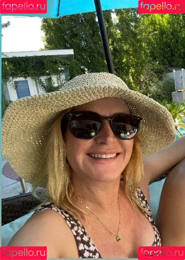 Angela Kinsey / angelakinsey Onlyfans Photo Gallery 