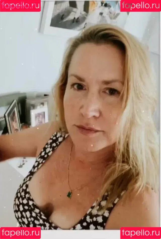 Angela Kinsey / angelakinsey Onlyfans Photo Gallery 