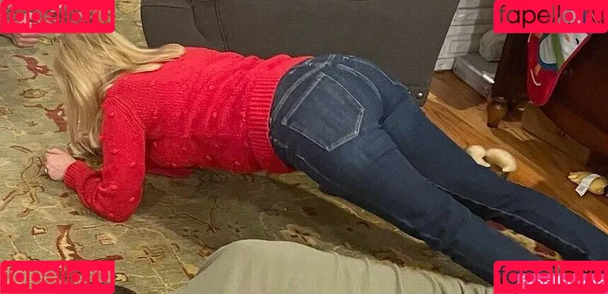 Angela Kinsey / angelakinsey Onlyfans Photo Gallery 
