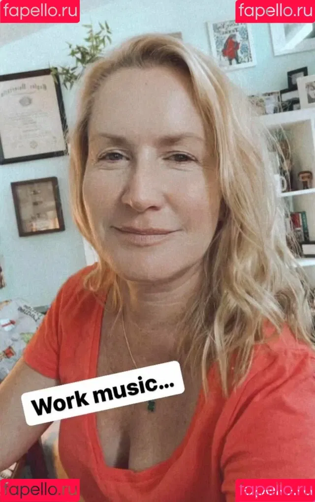 Angela Kinsey / angelakinsey Onlyfans Photo Gallery 