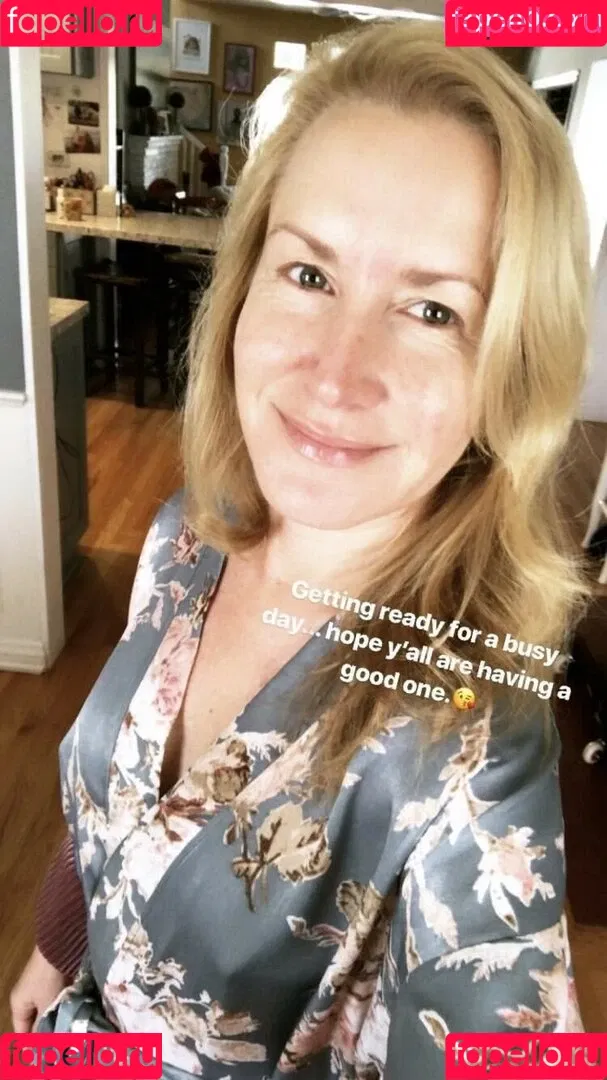 Angela Kinsey / angelakinsey Onlyfans Photo Gallery 