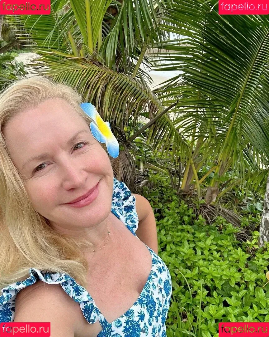 Angela Kinsey / angelakinsey Onlyfans Photo Gallery 